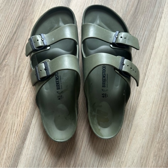 Birkenstock Other - Birkenstock Men’s Olive Green Sandals EUC Waterproof size 11